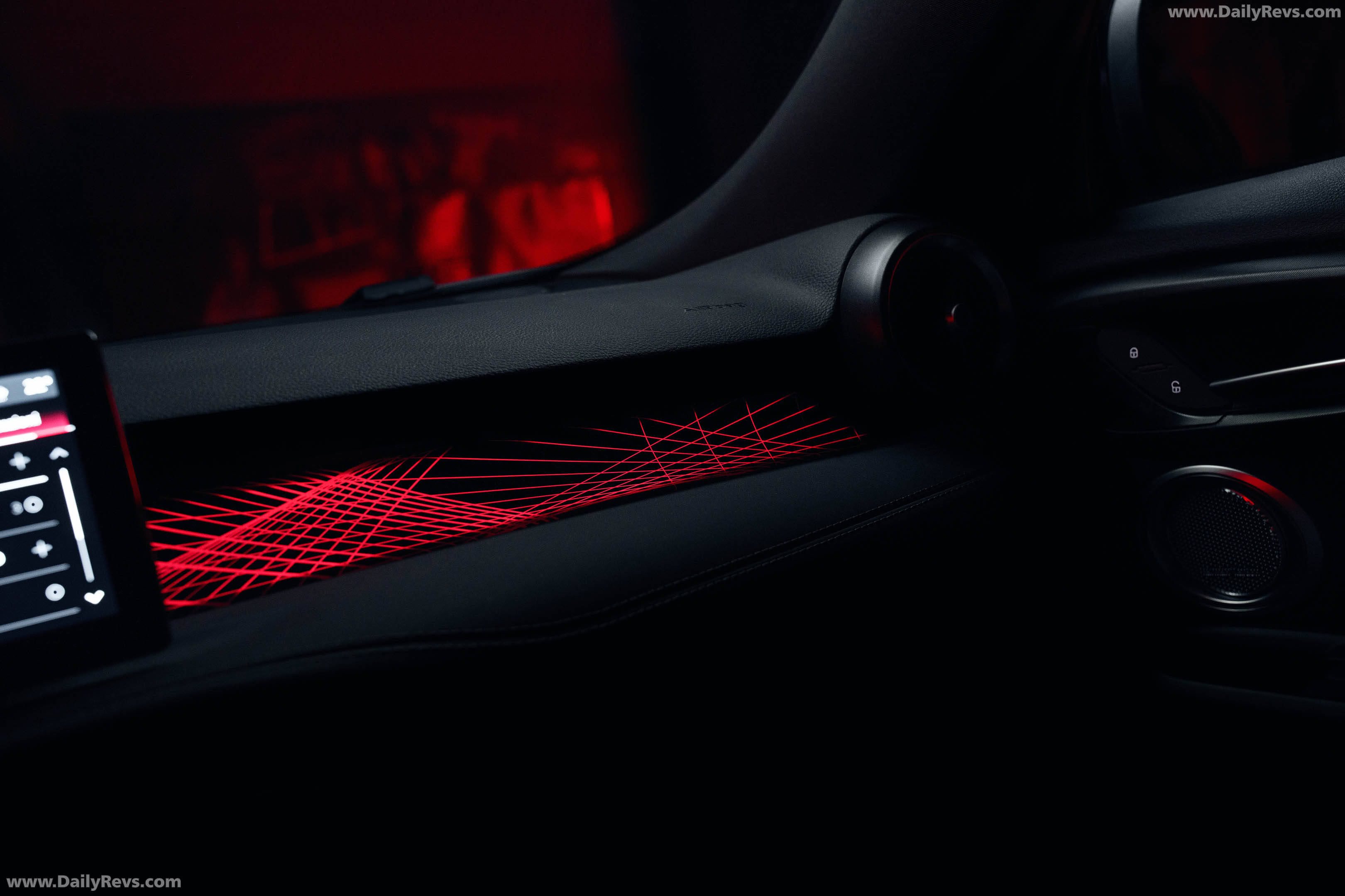 2027 Alfa Romeo Tonale Luna Rossa Interior
